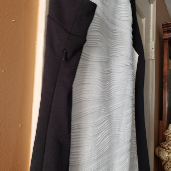 Calvin Klein Black and White Textured Midi Dress - Picture 5 of 9